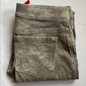 SPANX | Light Camouflage Fitted Jean Leggings | Military Camo Spandex Waist M